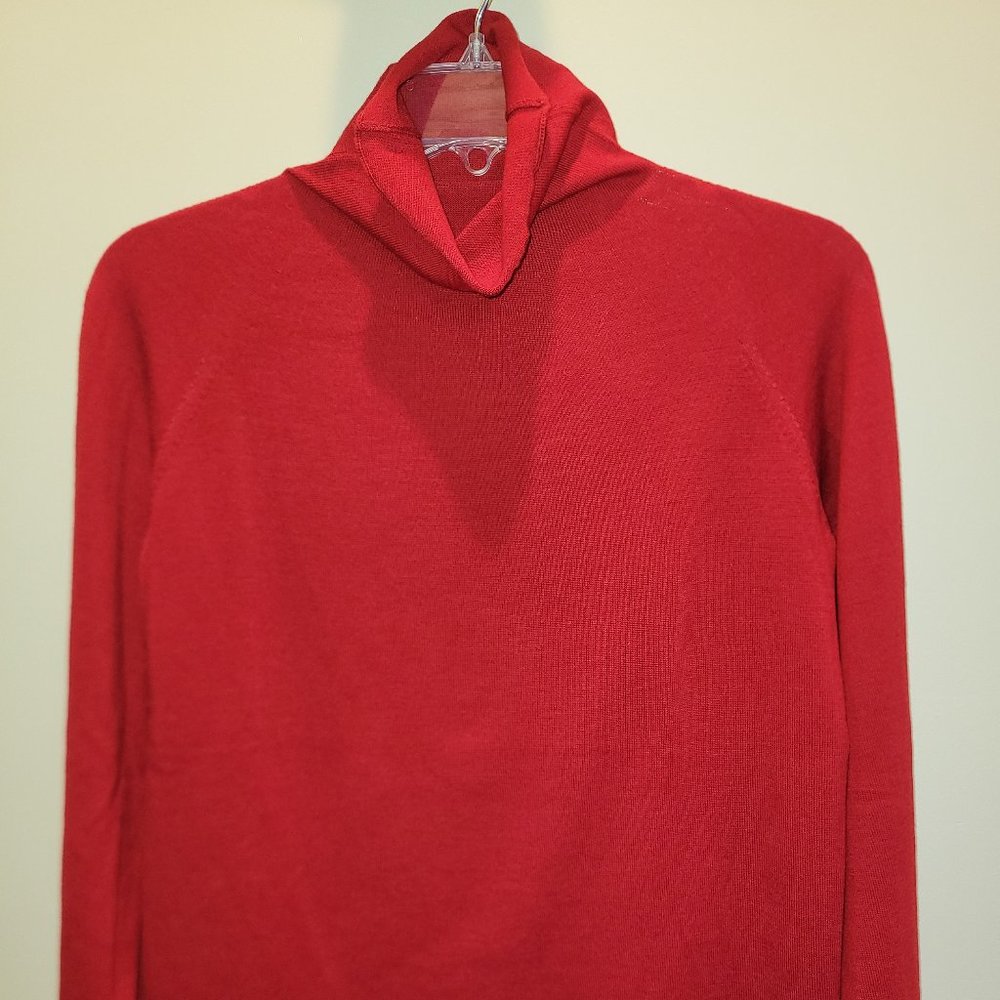 DKNY lightweight wool slouch turtleneck sweater, size L